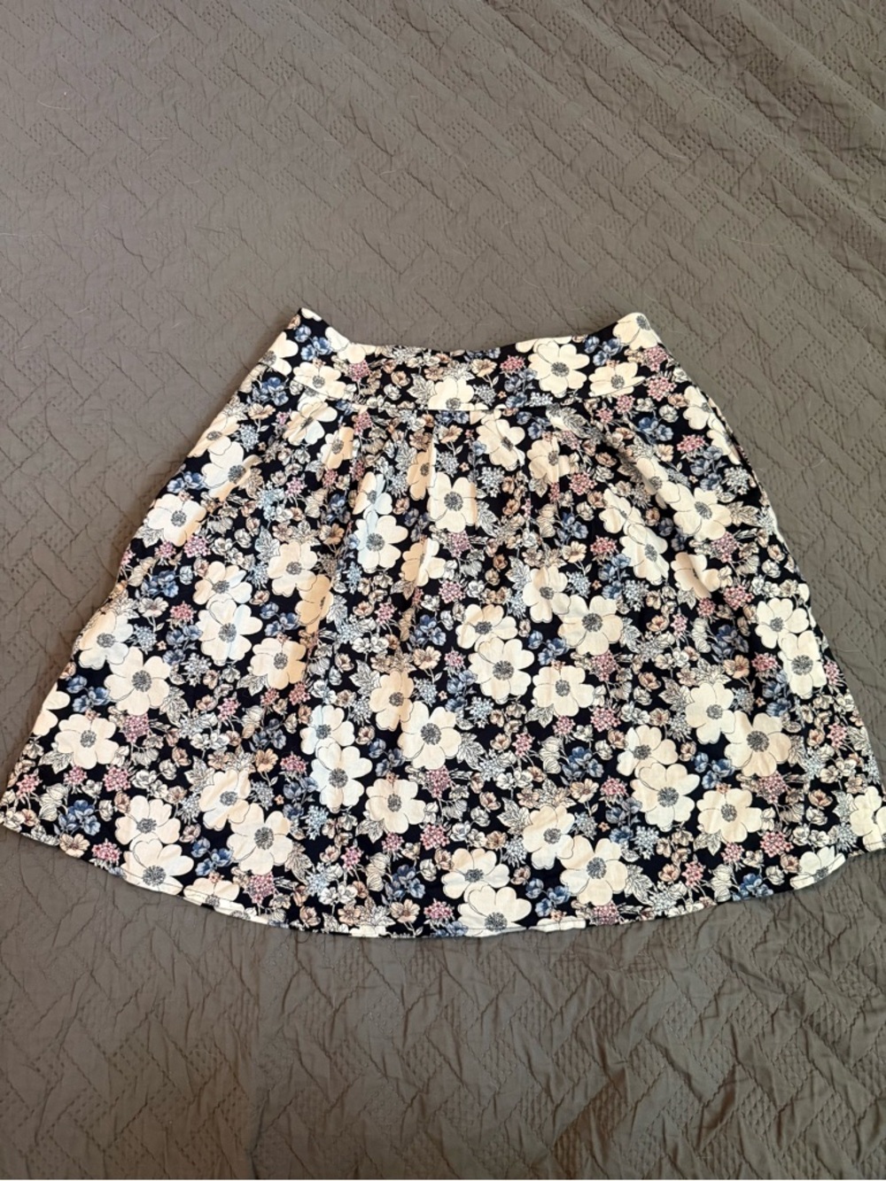 Ann Taylor Floral A-Line Skirt in Navy and White